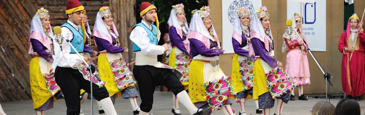 Mezinárodní folklórní festival (Internationales Folklorefestival) in Červený Kostelec -Tanz