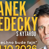 Janek Ledecký s kytarou