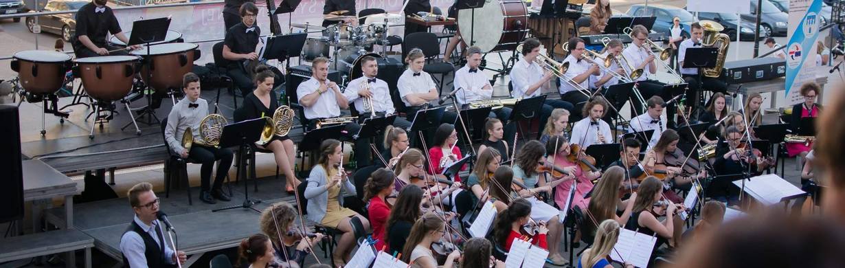 Benefiční koncert - Police symphony orchestra zahraje pro NF Hospital Broumov v Adršpachu