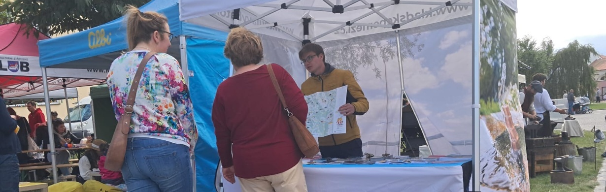 Kladské pomezí na Mezinárodním folklórním festivalu v Červeném Kostelci