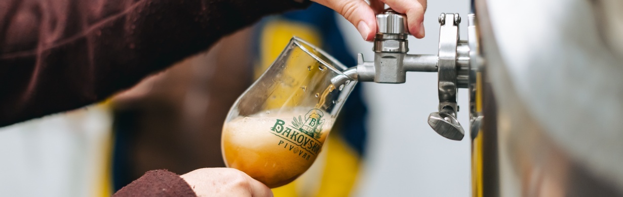 Pivní řemeslo zblízka: Bakovský pivovar otevřel dveře návštěvníkům Pivní řemeslo zblízka: Bakovský pivovar otevřel dveře návštěvníkům