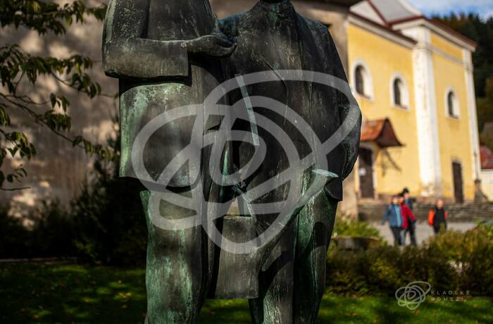 Sousoší bratří Čapků