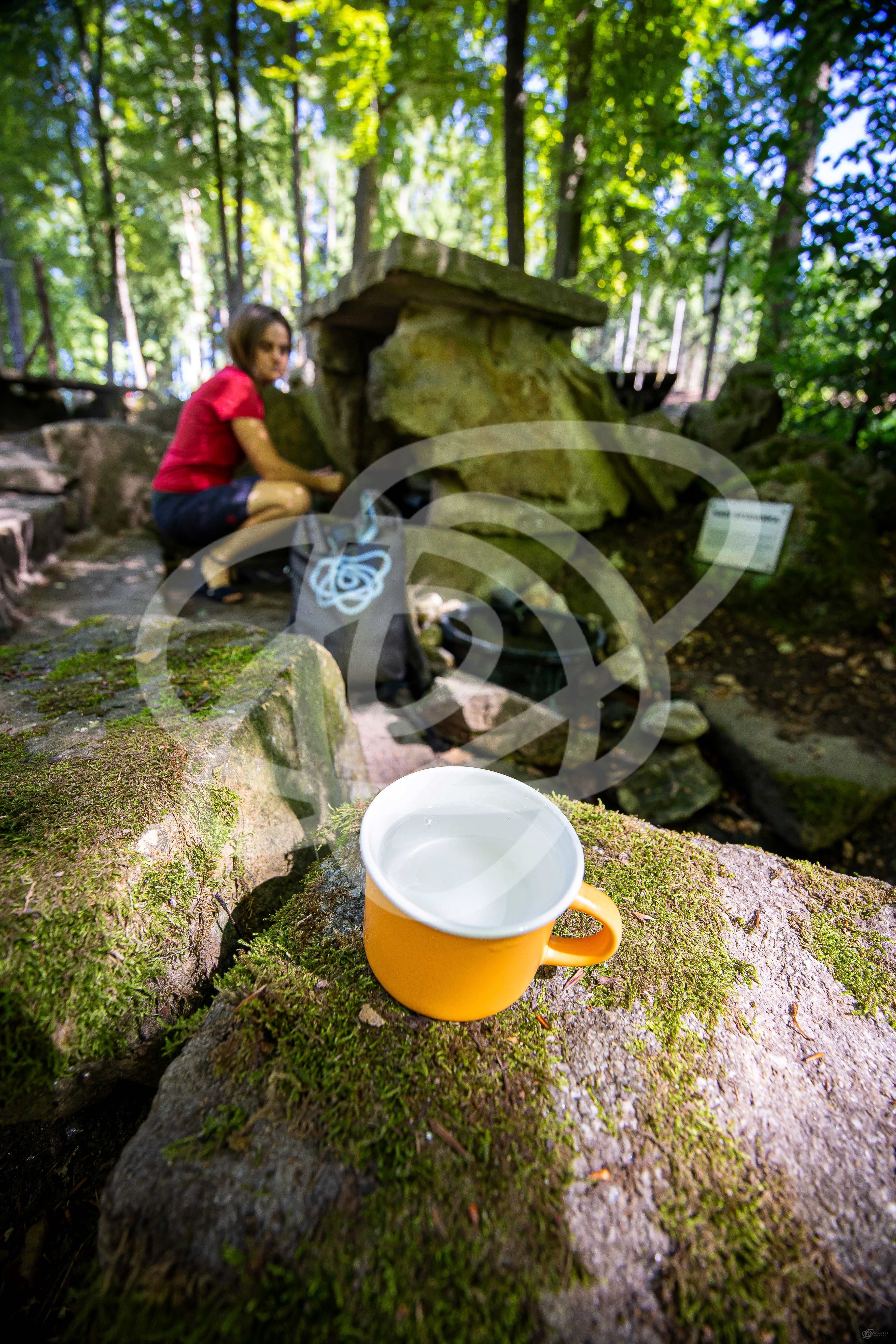 Hadí studánka - Červený Kostelec
