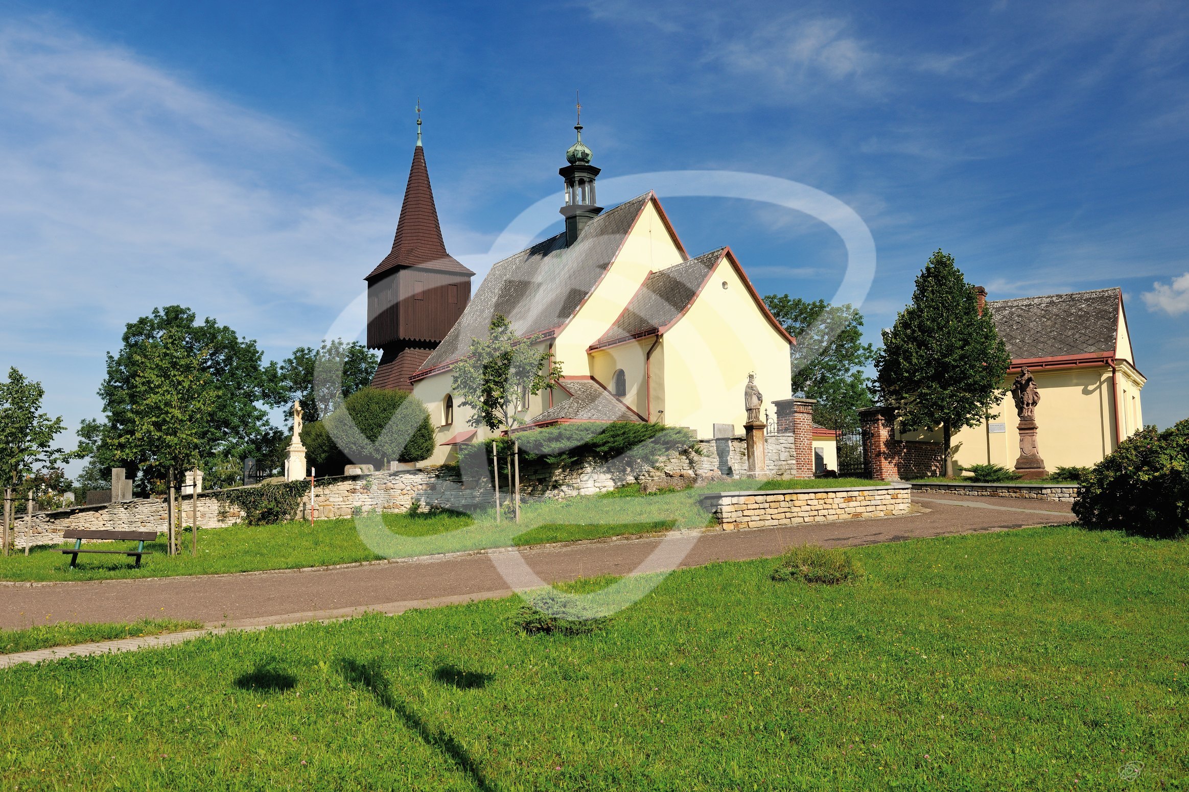 Kostel ve Rtyni v Podkrkonoší